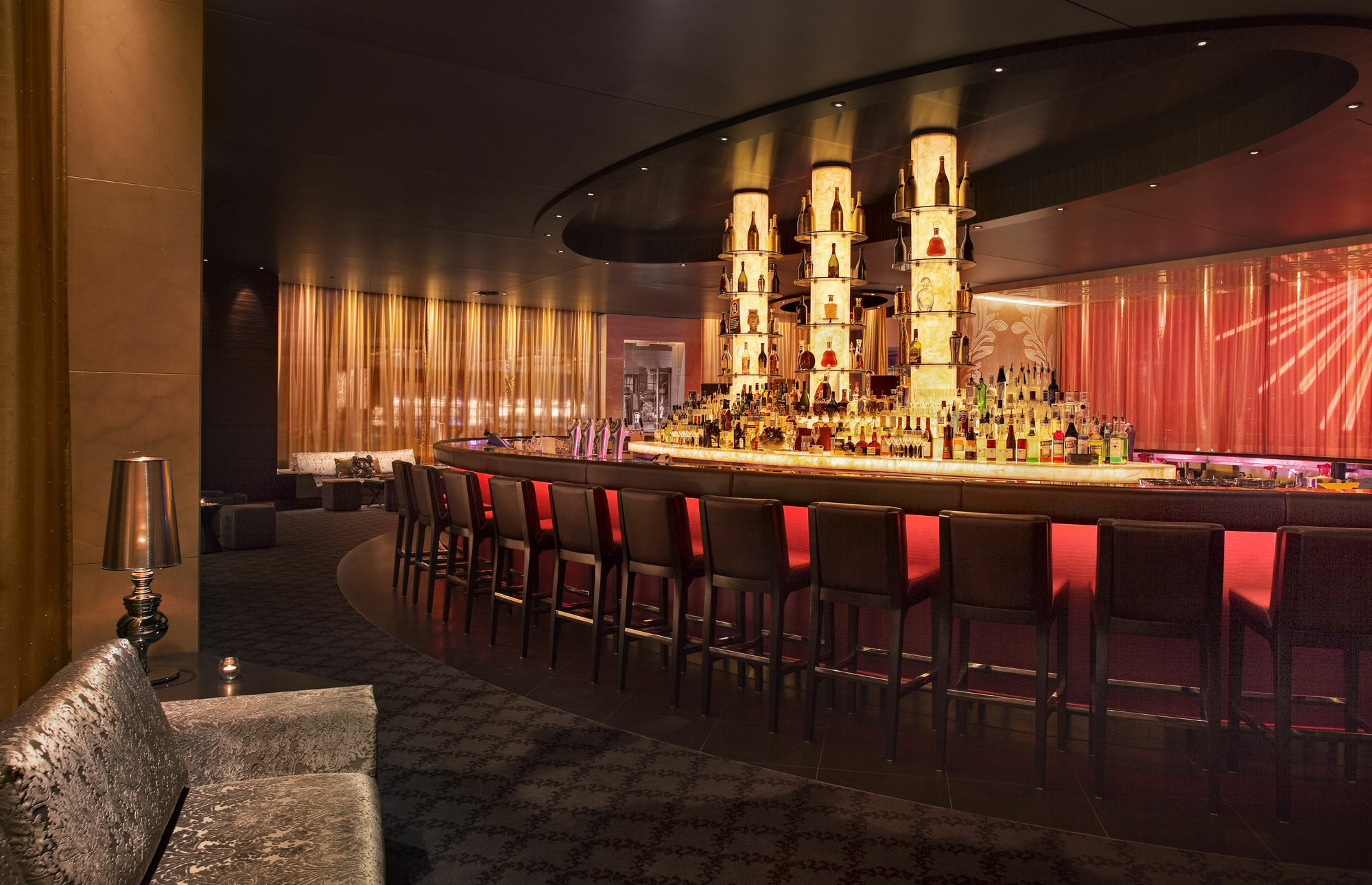 فندق ذا ستار جراند آند ريزيدنسيز سيدني المظهر الخارجي الصورة The bar at the Mandarin Oriental, London