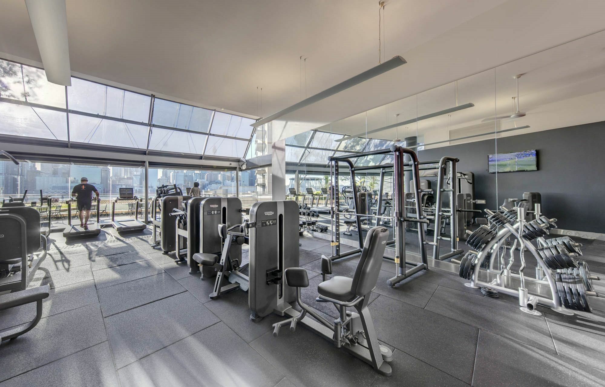 فندق ذا ستار جراند آند ريزيدنسيز سيدني المظهر الخارجي الصورة The gym at the 1000 Museum